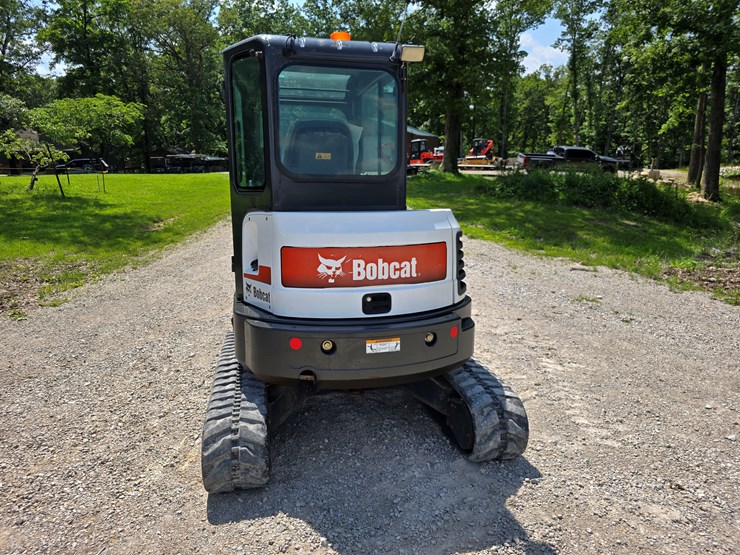 2012-bobcat-e35-image-18