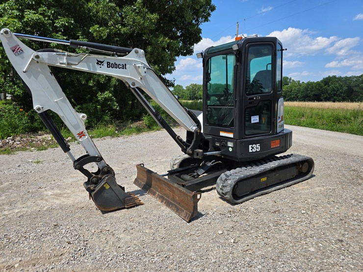 2012-bobcat-e35-image-5