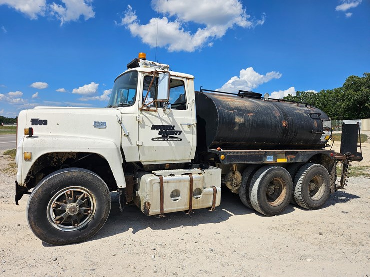 1982-ford-lt9000-image-4