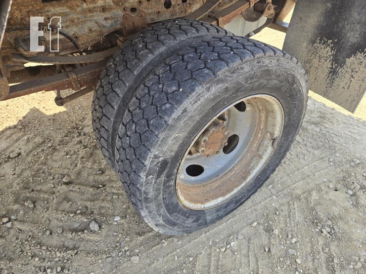 2006-ford-f550-image-5