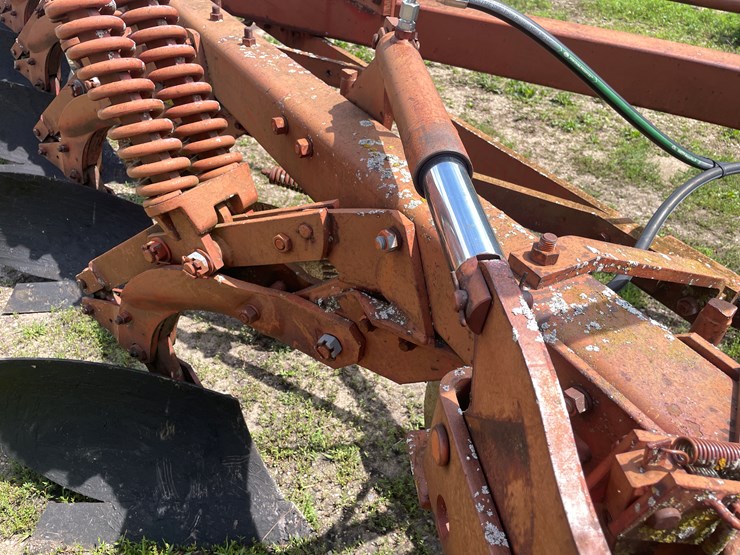 massey-ferguson-880-image-3