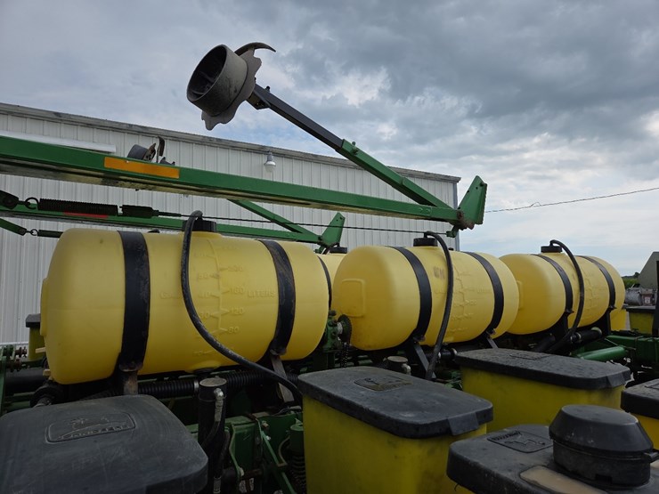 john-deere-7200-image-12