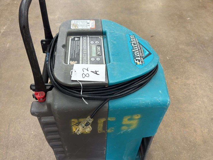 drieaz-dehumidifier-console-model-#-f292-a-sm-total-hours-3457-image-2