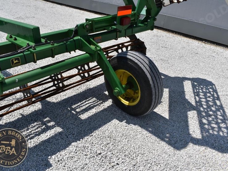 john-deere-200-image-12