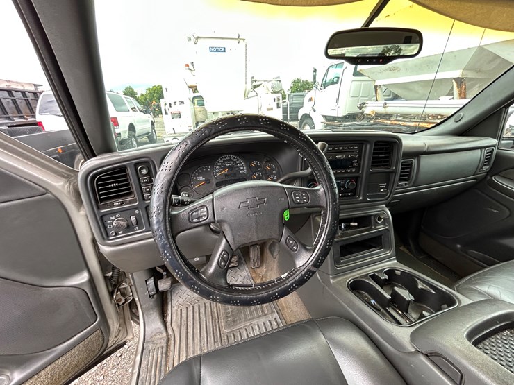 2003-chevrolet-1500-image-12