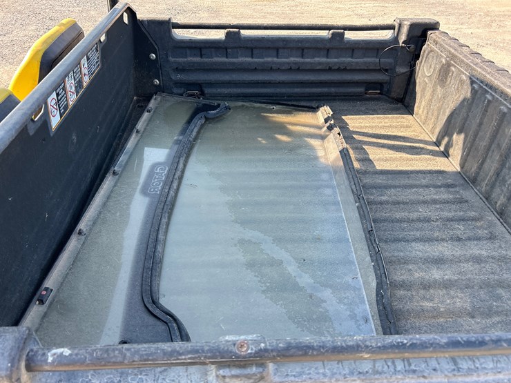 2011-john-deere-gator-image-7