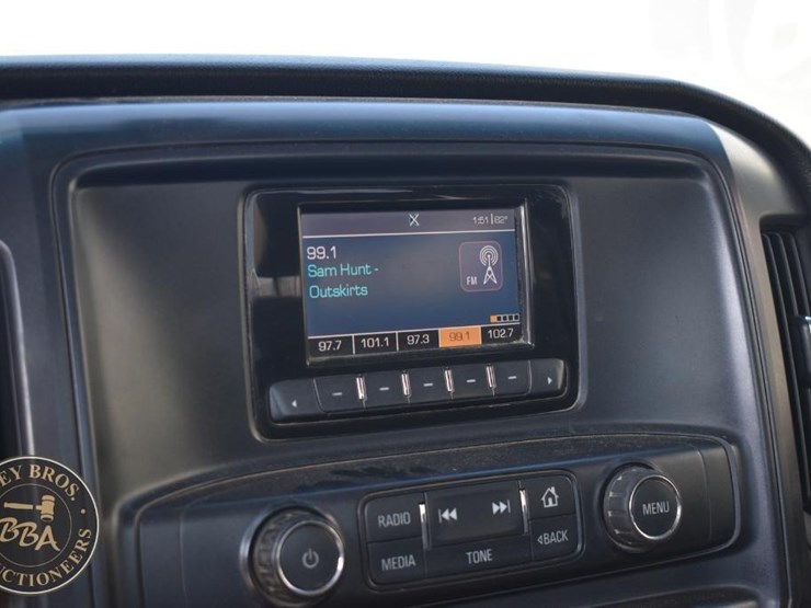 2015-chevrolet-silverado-2500hd-image-59