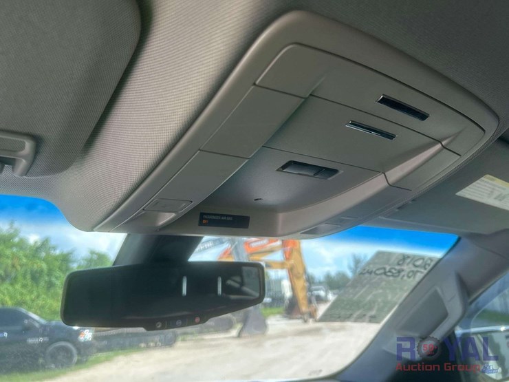 2018-chevrolet-tahoe-image-17