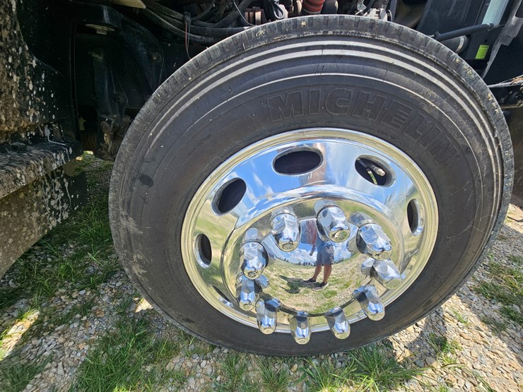 2007-peterbilt-335-image-109