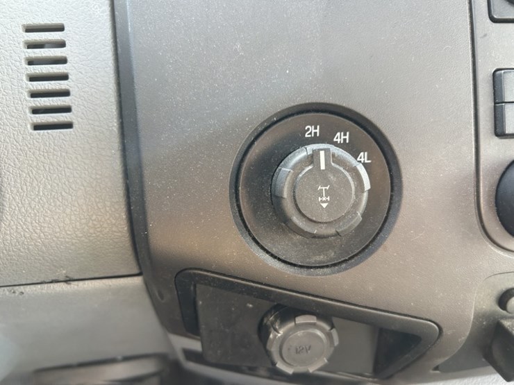 2015-ford-f350-sd-image-21