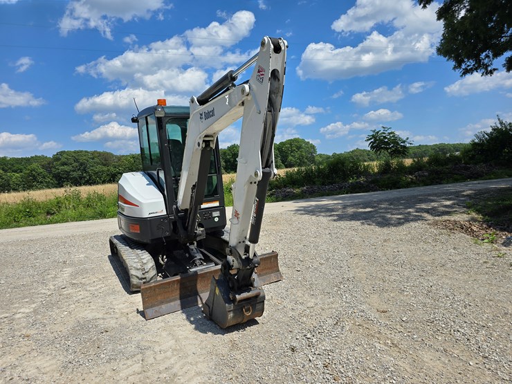 2012-bobcat-e35-image-37