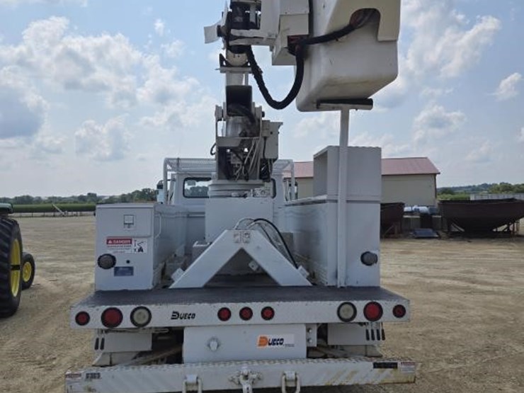 1999-freightliner-fl70-image-15