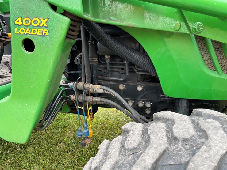 2011-john-deere-4120-image-28