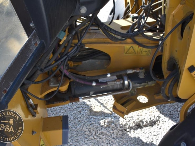 2011-caterpillar-908h-image-43