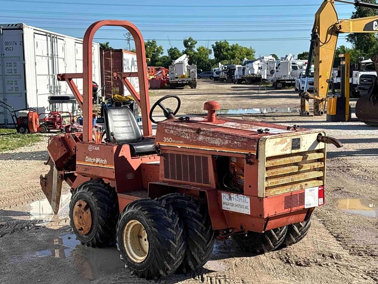 ditch-witch-350sx-image-4