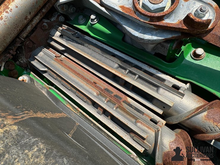 2023-john-deere-c12f-image-10