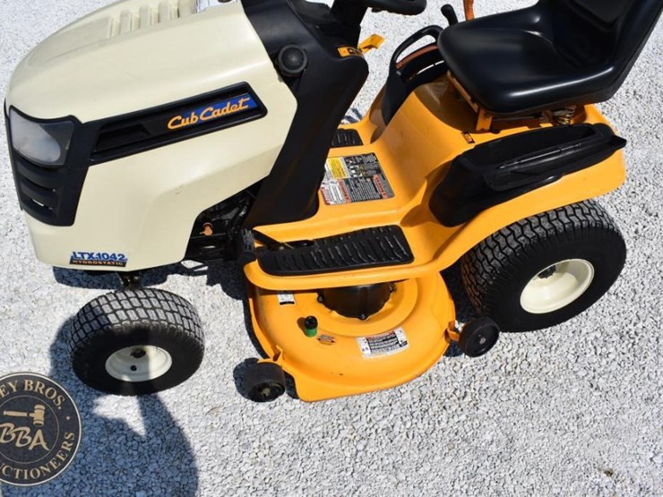 cub-cadet-ltx1042-image-24