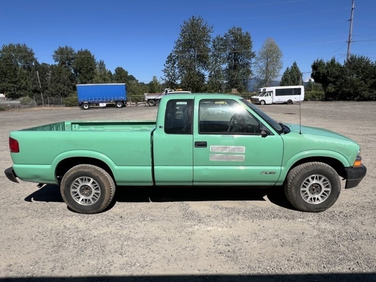 1998-chevrolet-s10-image-3