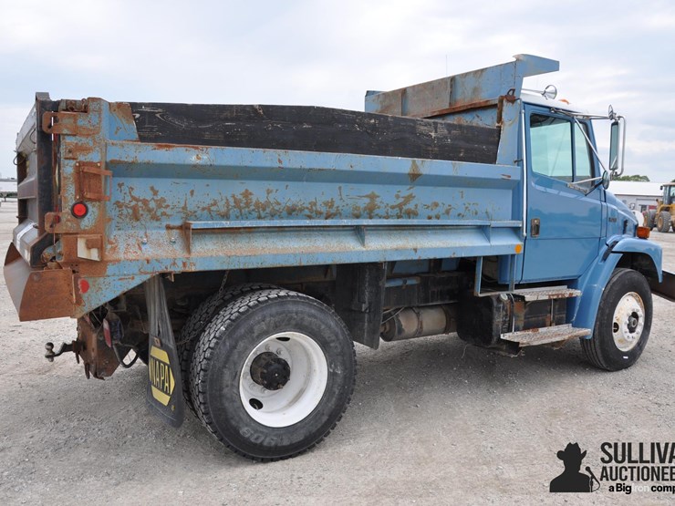 1994-freightliner-fl70-image-5