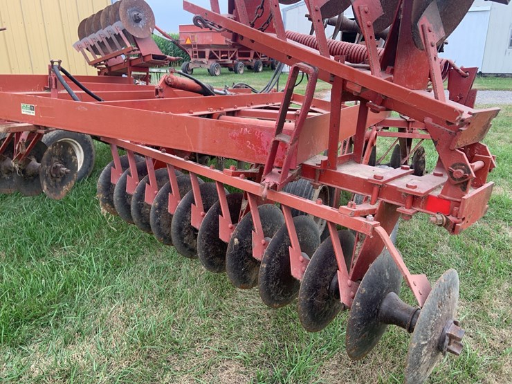 22’-ih-480-wing-fold-disc-image-10