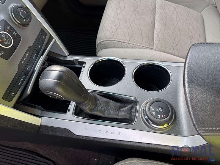 2014-ford-explorer-image-16