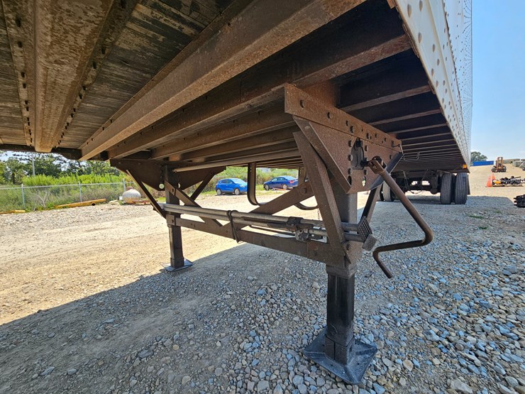 1981-great-dane-53'-x-102"-image-30