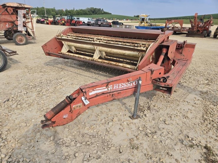 hesston-1090-image-1
