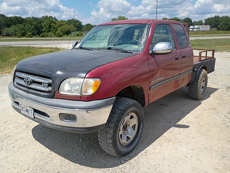 2002-toyota-tundra-image-1