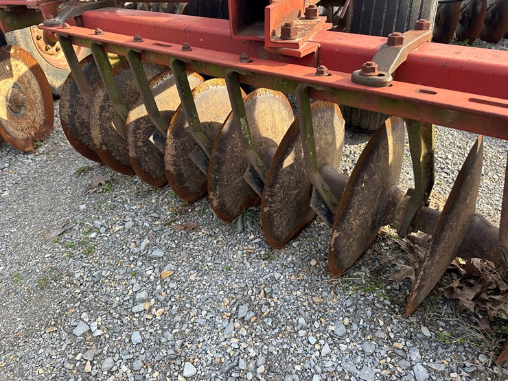 case-ih-3900-image-10
