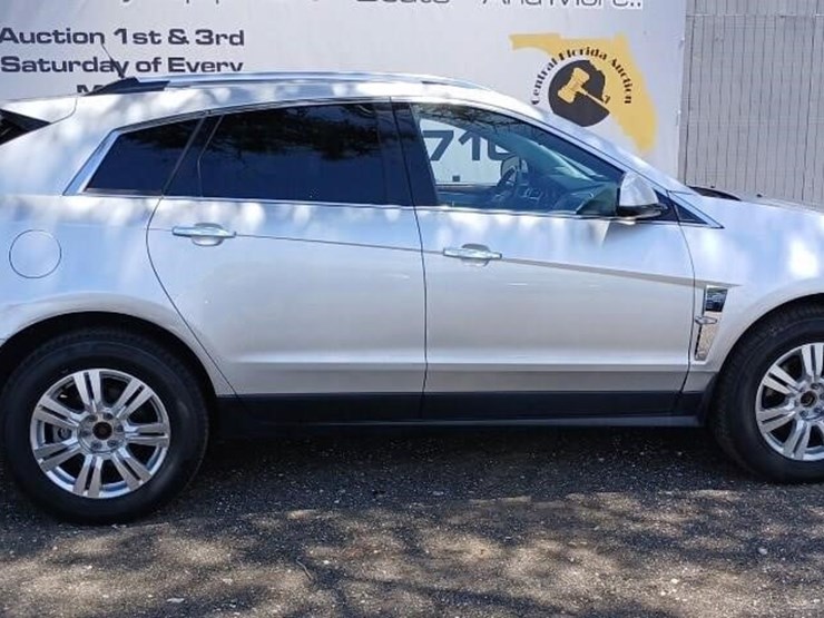 2011-cadillac-srx-image-1
