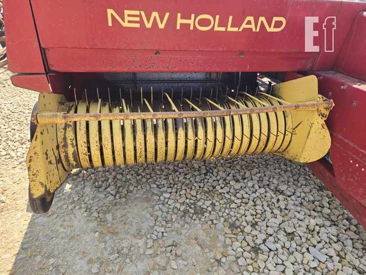 new-holland-315-image-12