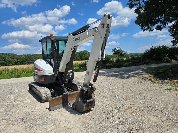 2012-bobcat-e35-image-36