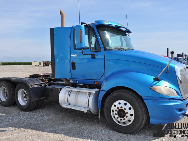 2011-international-prostar-image-3