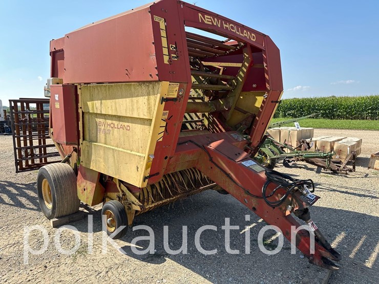 new-holland-853-image-1