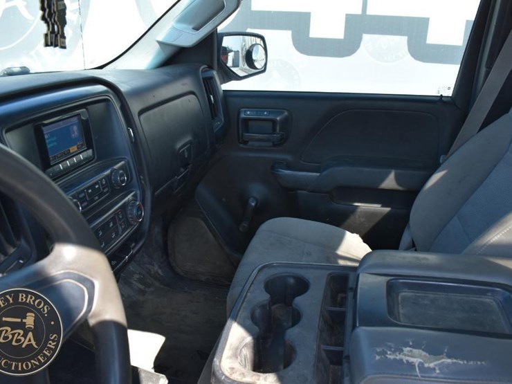 2015-chevrolet-silverado-2500hd-image-52
