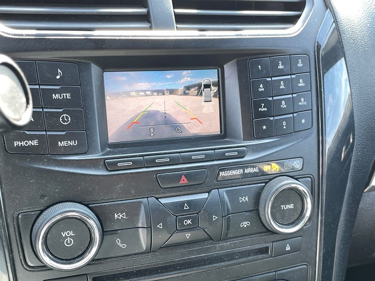 2018-ford-explorer-image-42