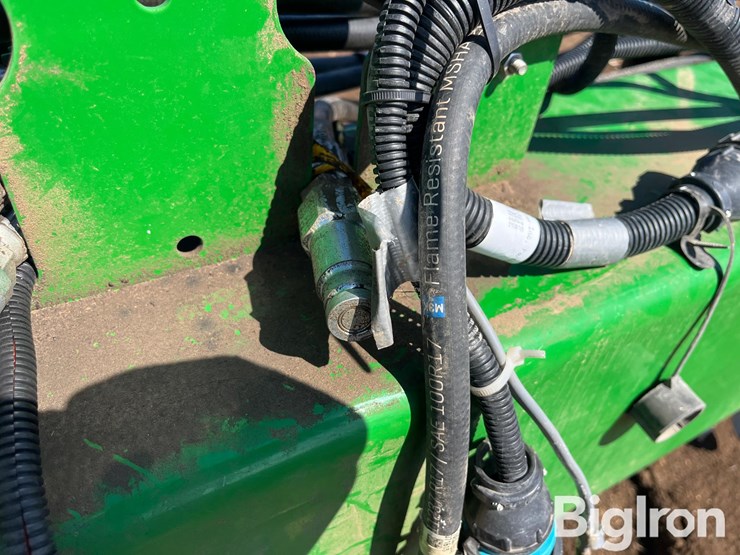 john-deere-1765-image-11