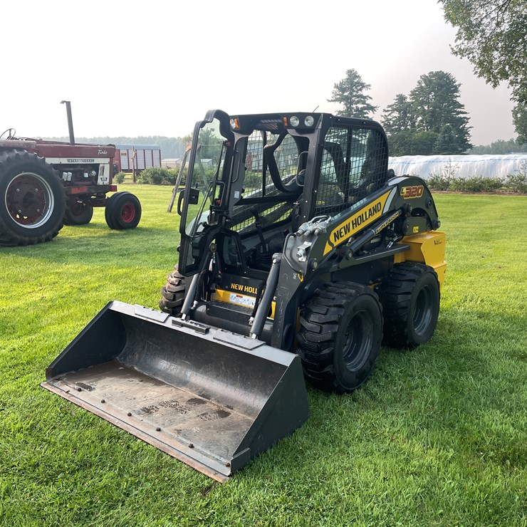 2021 NEW HOLLAND L320