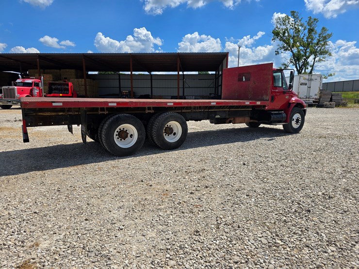 2003-international-durastar-4400-image-35