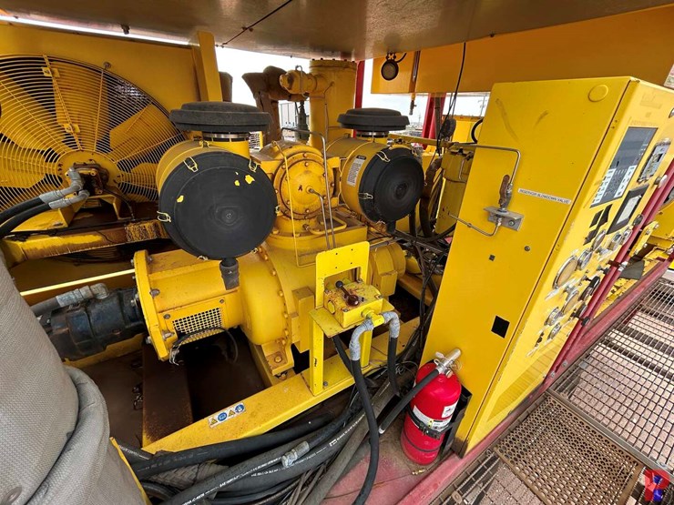 2013-john-deere-b-image-15