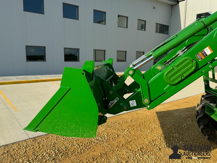 2023-john-deere-6130m-image-11