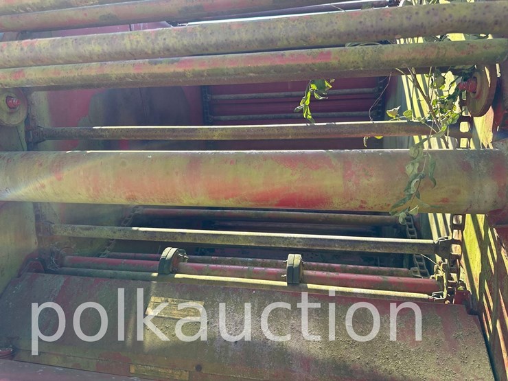 new-holland-853-image-6