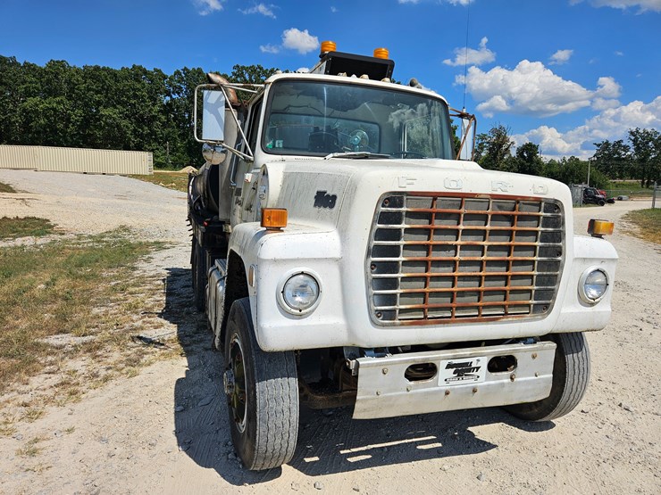 1982-ford-lt9000-image-22