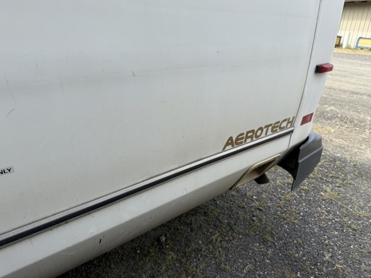 2010-ford-e450-image-12