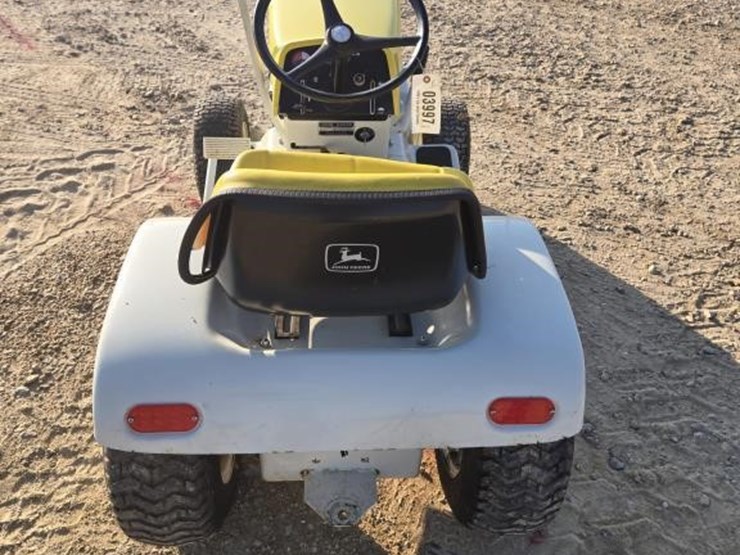 john-deere-110-image-5