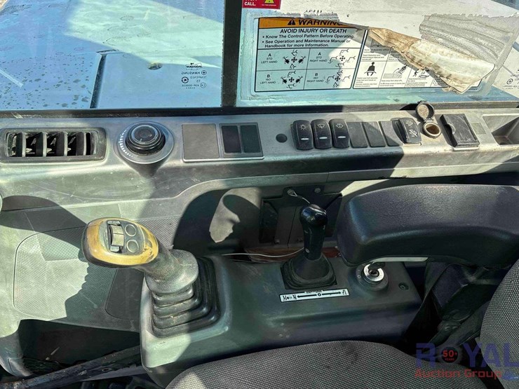 2016-bobcat-e85-image-21