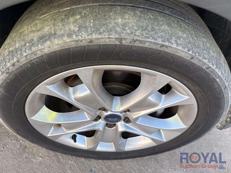 2014-ford-escape-image-24
