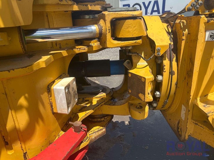 2015-deere-410e-image-8