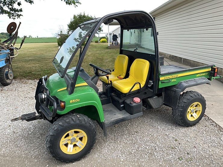 john-deere-gator-image-1