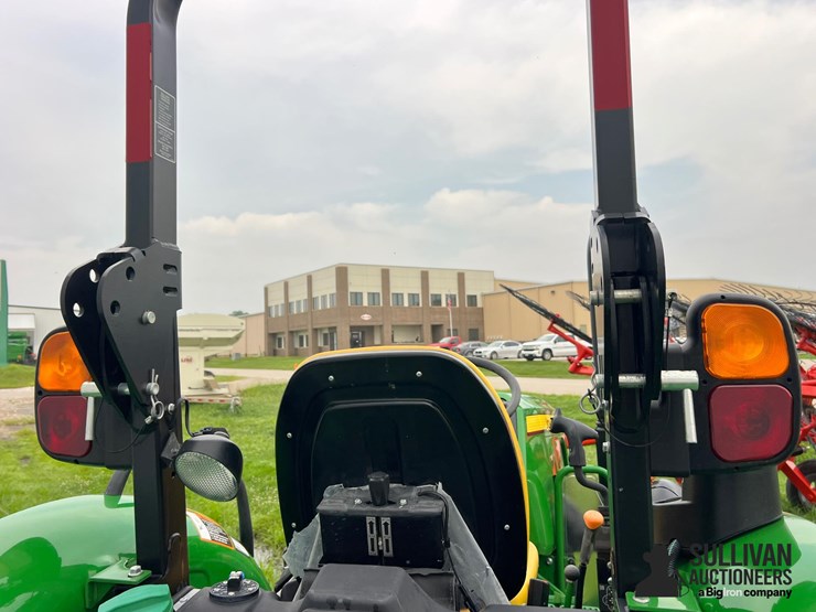 2023-john-deere-5067e-image-19